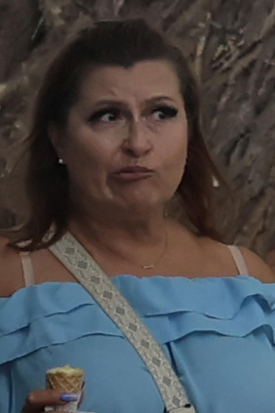 Katarzyna Skrzynecka. Zabrała rodzinę na targ śniadaniowy w kusych szortach
