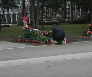 Premier modlił się przy grobie ojca