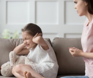 Krzyczenie na dziecko wykańcza cię bardziej niż myślisz. Zobacz, dlaczego tak trudno przestać