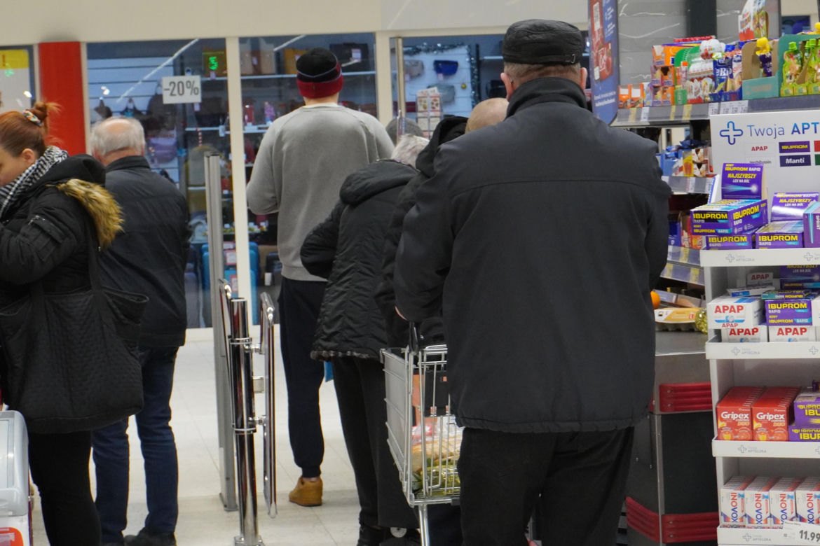 Pasaż handlowo-usługowy przy ul. Opieńskiego w Poznaniu 
