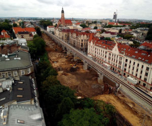 Koniec kolejowego nasypu w centrum Krakowa
