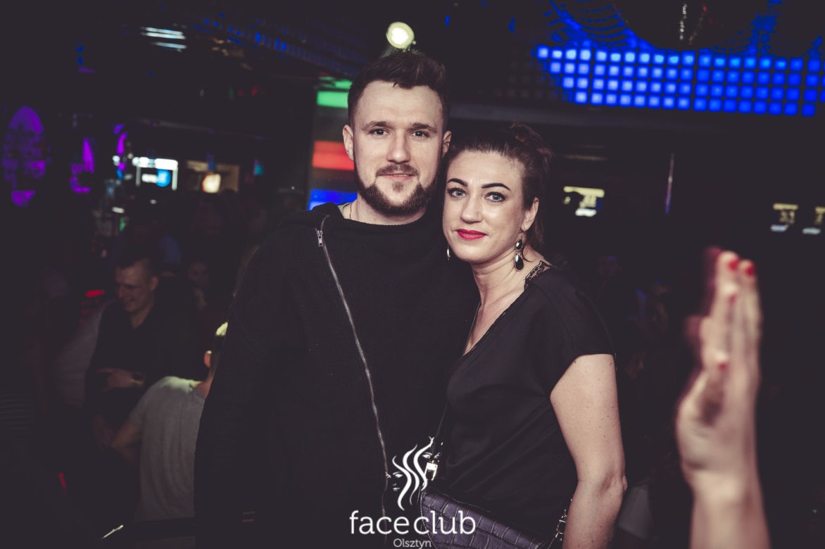 Defis w Face Club. Zdjęcia fanów z wokalistą