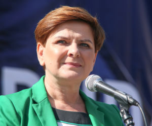 Szydło: 500 zł na każde dziecko. Kopacz: Młodzi nie będą płacić podatków