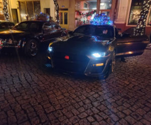 Świąteczny Zlot Amerykańskich Samochodów na Rynku w Lesznie