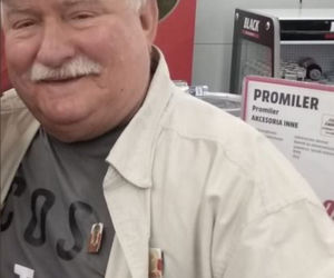 Wałęsa buszuje w Media Markcie