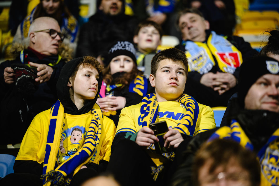 Arka Gdynia - Lechia Gdańsk: Zdjęcia kibiców z derbów Trójmiasta w ramach 23. kolejki PKO BP Ekstraklasy