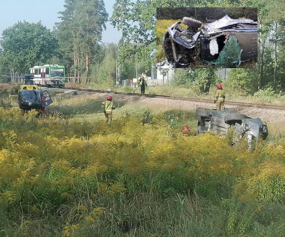 Szynobus staranował osobówkę. Wypadek na przejeździe kolejowym. Są ranni