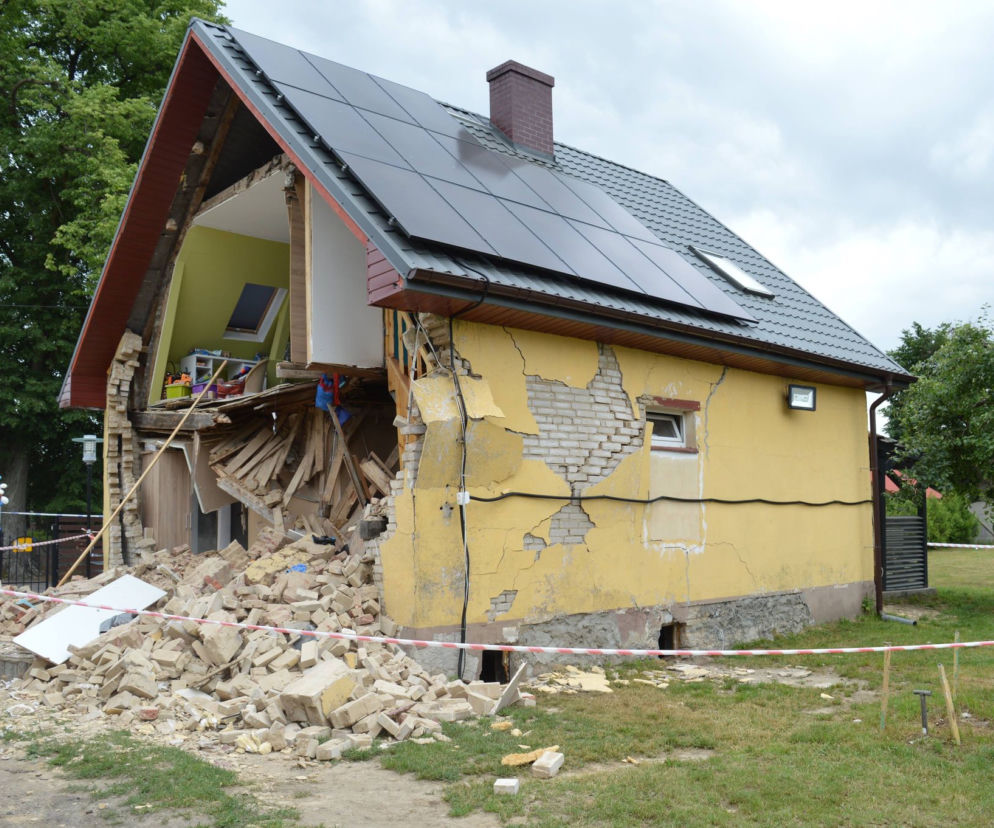 Sosnowo: Wybuch butli gazowej zniszczył dom nowożeńców