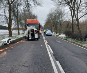 Śmiertelny wypadek na dk 42 koło Radomska. Nie żyją dwie osoby!