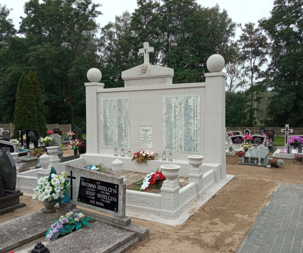 Pomnik na cmentarzu w Świerczynie