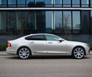 Volvo S90 D4