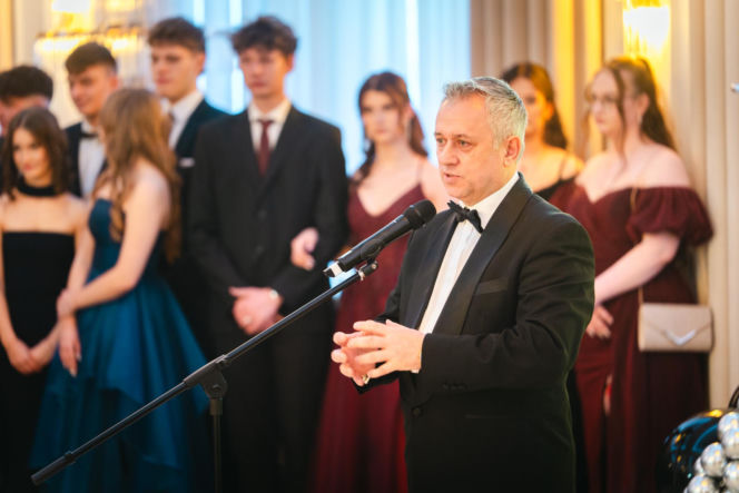 Studniówka 2026 młodzieży z IV LO im. Hetmana Stanisława Żółkiewskiego w Siedlcach