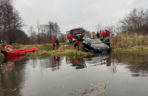Auto warte fortunę wpadło do rzeki. Akcja ratunkowa trwała dwa dni!