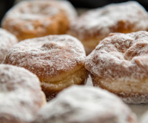 Ile kosztują pączki: Biedronka, Auchan, Lidl... Ceny pączków w łódzkich marketach