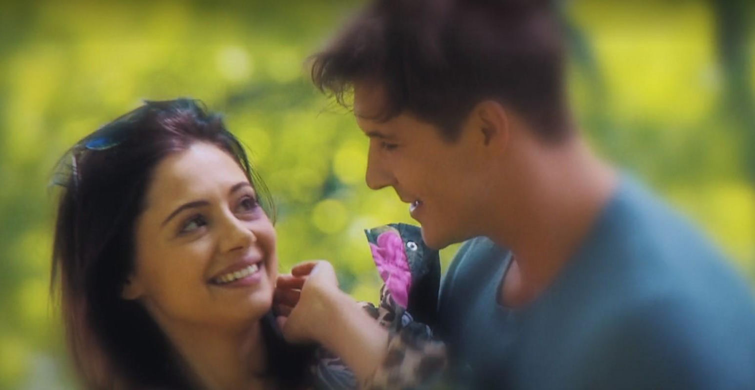 M jak miłość. Marcin (Mikołaj Roznerski), Iza (Adriana Kalska)