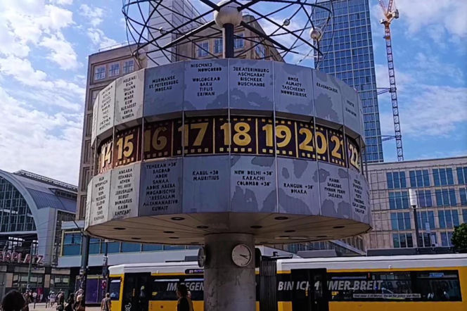 Weltzeituhr na Alexanderplatz