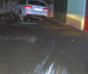 Połom Duży. Szaleńczą jazdę zakończył upadkiem ze skarpy. Chciał uciec policji