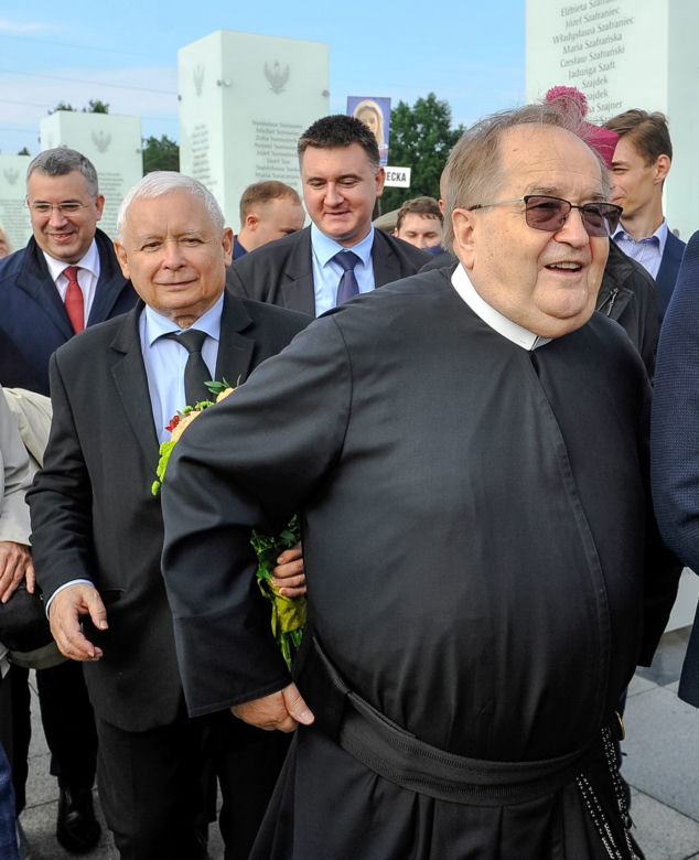 Ukłony dla Rydzyka, uśmiech dla Kaczyńskiego