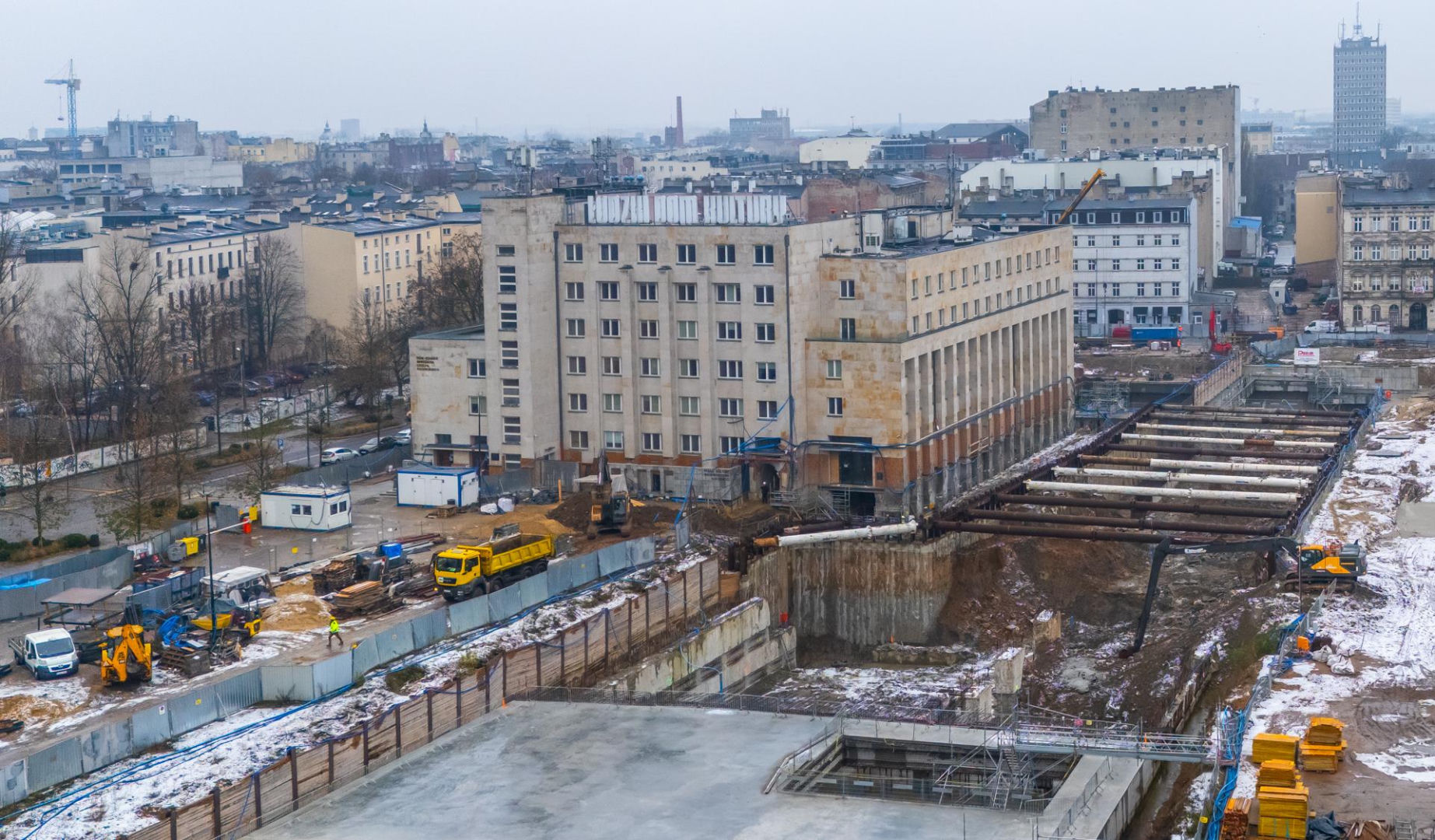 Łódzki Dom Kultury - wciąż jest częścią placu budowy