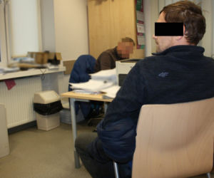 Wyłudzili mieszkanie od inwalidy