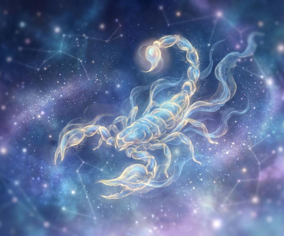 Zodiakalny Skorpion jako eteryczna, świetlista konstelacja na tle rozgwieżdżonego nocnego nieba, symbolizujący horoskop dzienny. Więcej o wpływie gwiazd na nasze życie przeczytasz na naszym portalu.
