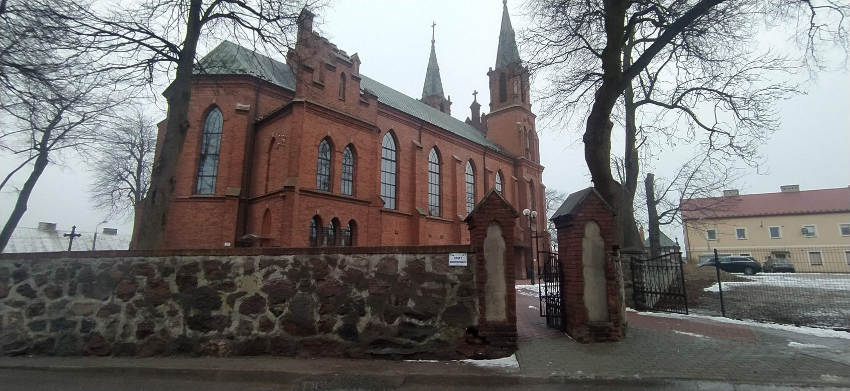 Skandal w Łosicach. Ksiądz gwałcił parafiankę