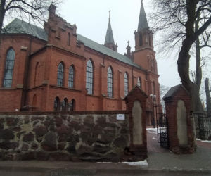 Skandal w Łosicach. Ksiądz gwałcił parafiankę