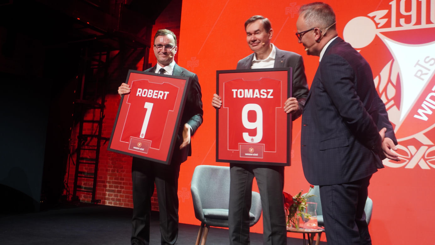 Wielki dzień w ponad 100-letniej historii Widzewa. Robert Dobrzycki oficjalnie nowym właścicielem klubu