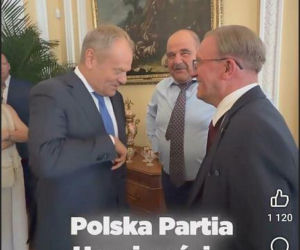 Artur Barciś chciał sprawdzić czy Tusk nosi perukę