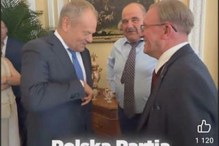 Artur Barciś chciał sprawdzić czy Tusk nosi perukę