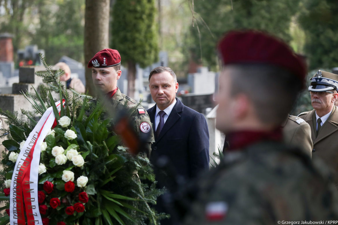 Rocznica Katastrofy Smoleńskiej w Krakowie. Prezydent Duda oddał hołd ofiarom
