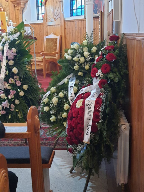 Kościół pełen kwiatów