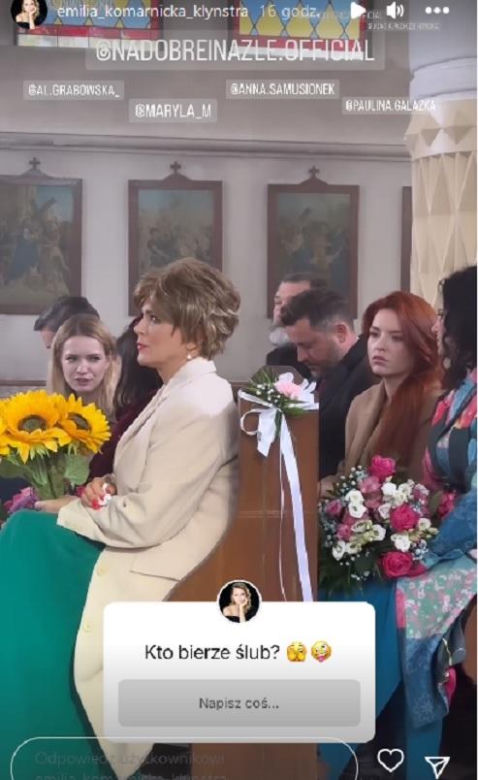 Na dobre i na złe na planie. Ślub Blanki i Mario.  Lucyna (Anna Samusionek), Dominika (Paulina Gałązka)