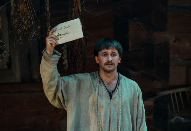 Tak naprawdę wyglądają gwiazdy "1670". W serialu charakteryzacja robi cuda