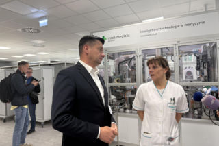Rewolucja w krakowskim szpitalu. Roboty zaczęły produkować leki
