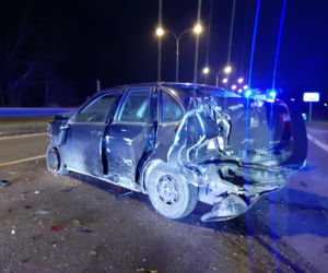 Auto wbiło się w zabytkową gospodę