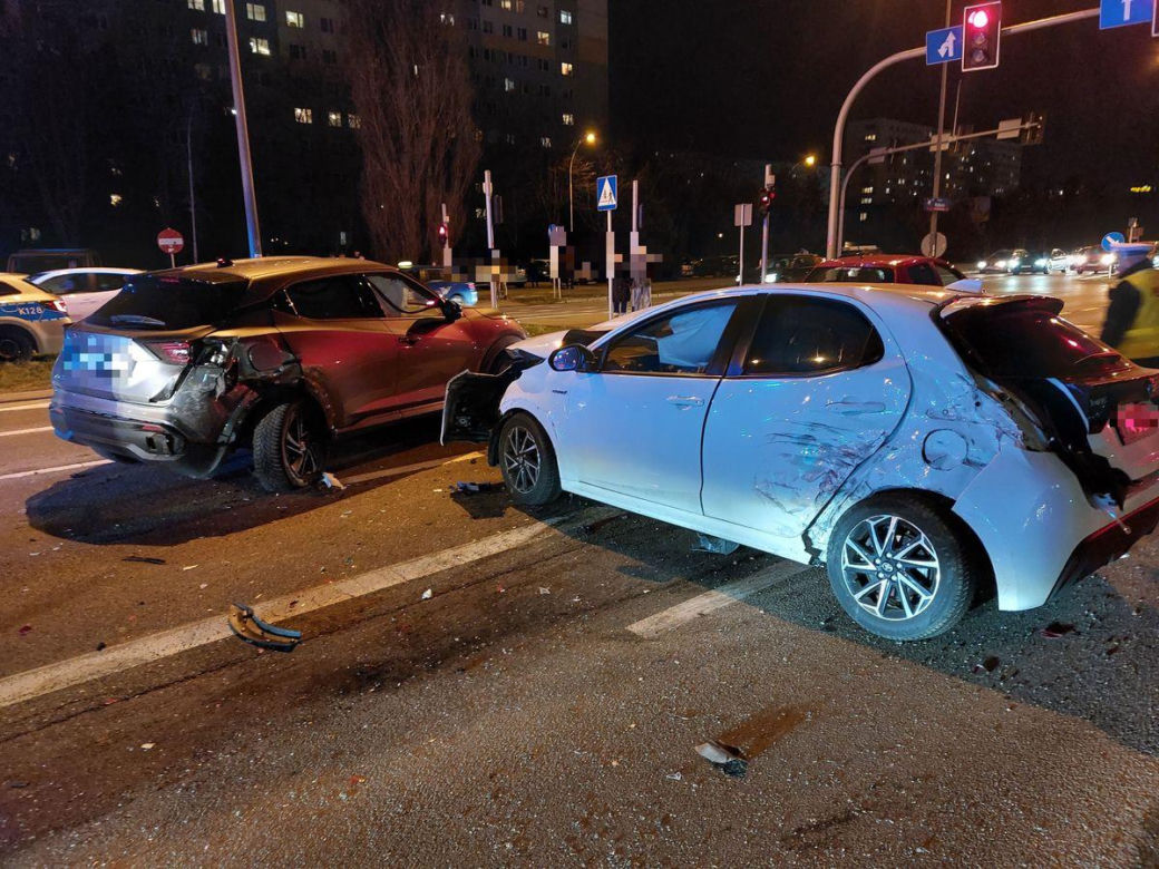 Karambol w Rzeszowie. Kobieta wjechała w przechodniów