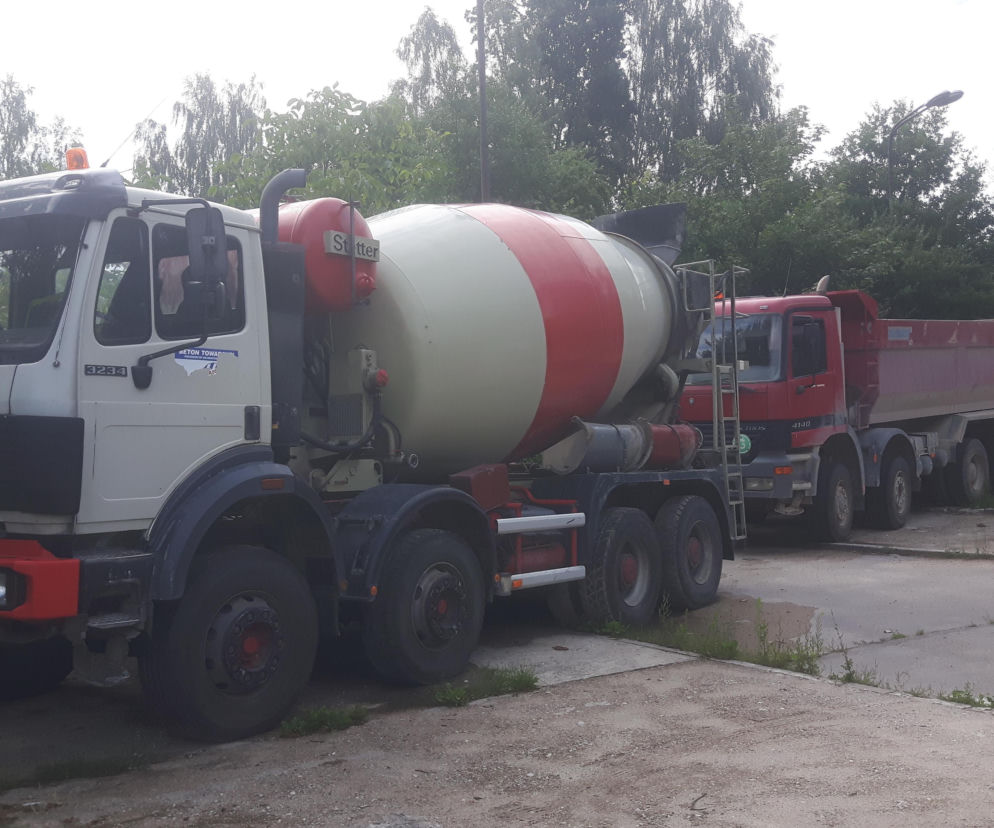 Łódź: Skradzione ciężarówki odzyskane przez policję [ZDJĘCIE]