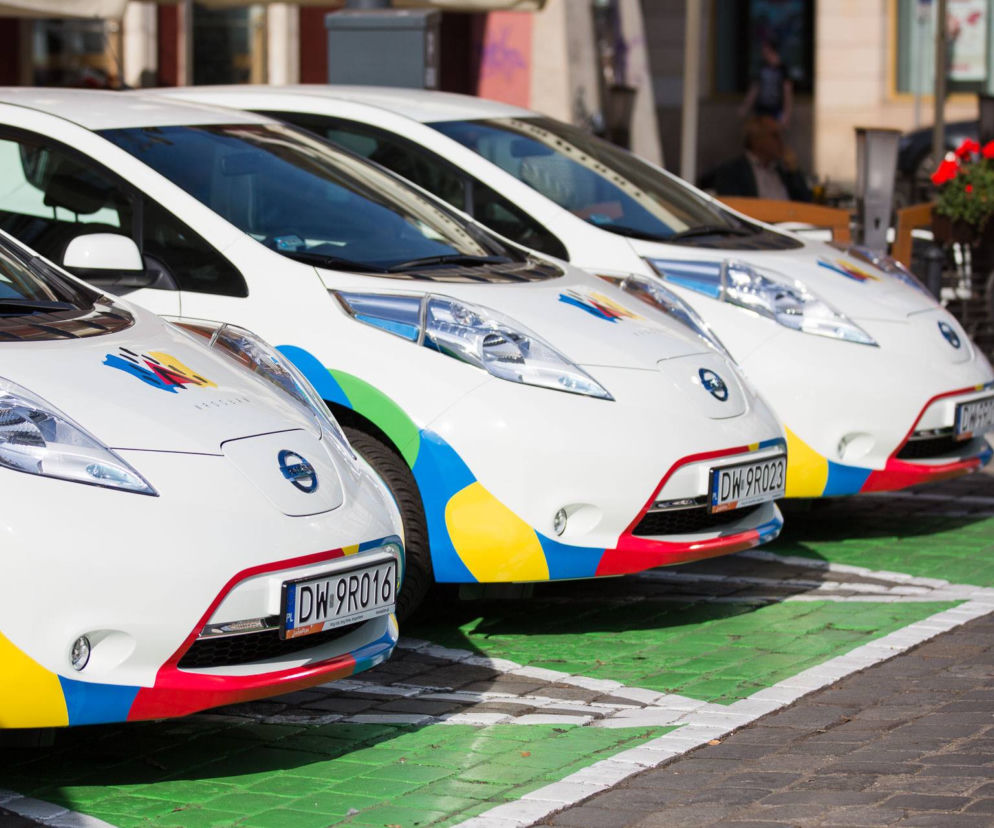 Samochody z Miejskiej Wypożyczalni Samochodów Elektrycznych Vozilla