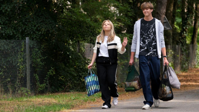 M jak miłość odc. 1911. Hubert Buczak (Leon Hausner), Lenka (Olga Cybińska)