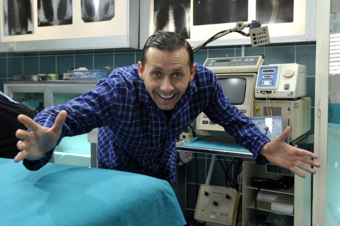 W serialu grali m.in. Anna Przybylska, Katarzyna Cichopek, Joanna Koroniewska, Krzysztof Kowalewski, Hanna Śleszyńska, Paweł Wawrzecki i Piotr Gąsowski.