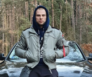 Jaką furą jeździ Grzegorz Szulakowski?