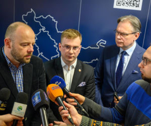 TAK dla linii kolejowej Tarnów - Busko-Zdrój. Spotkanie w Starostwie Powiatowym w Tarnowie