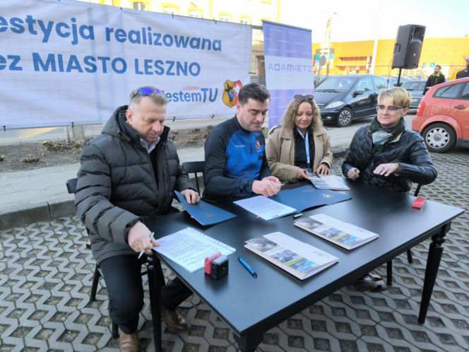 Podpisanie umowy na remont ulicy Święciechowskiej