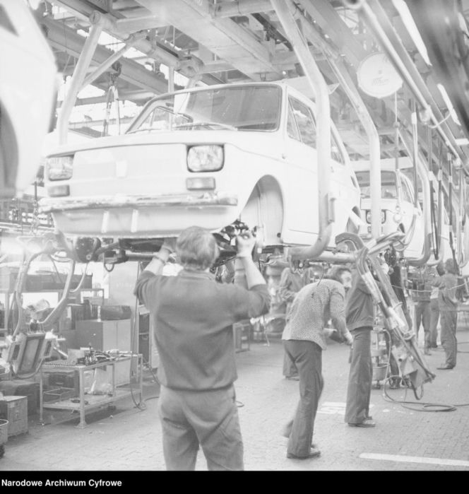 Polski Fiat 126p: Historia "malucha", który zmotoryzował Polskę