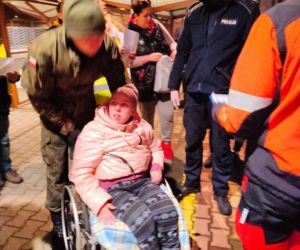 Ratownicy Ewakuowali niepełnosprawne dzieci z ukraińskiego sierocińca
