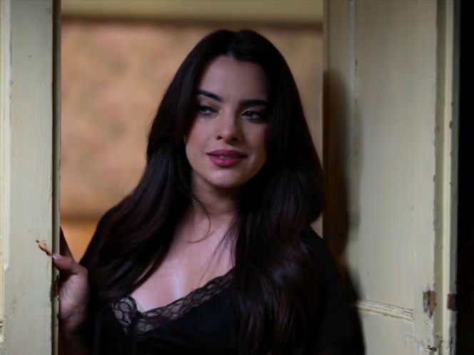 Scarlet Gruber - Kiara Salerno Rivas