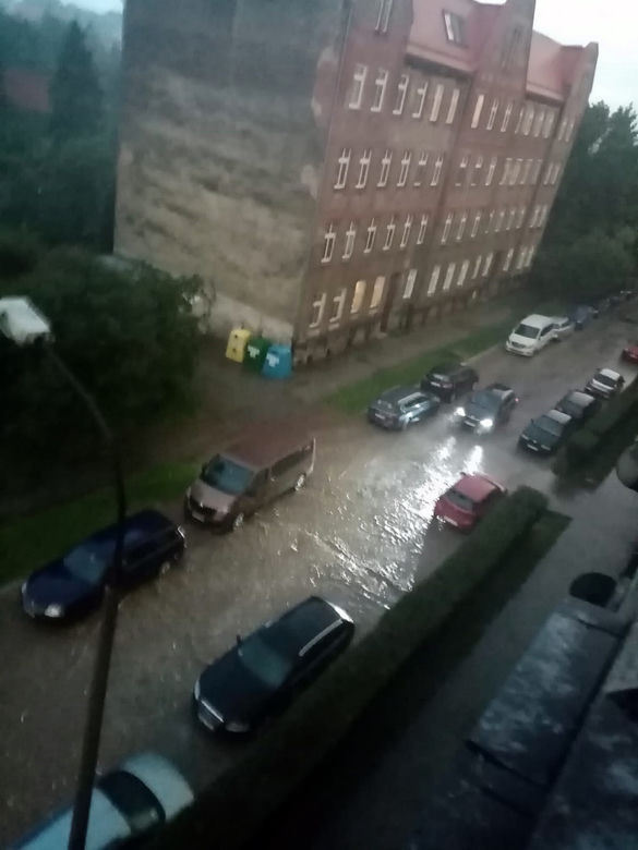 Burza na Śląsku. W Raciborzu ściana deszczu