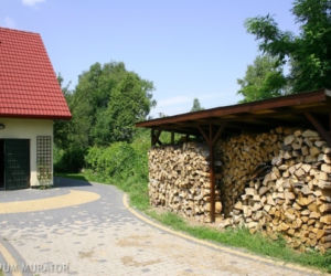Drewno kominkowe to podstawowe paliwo kominków