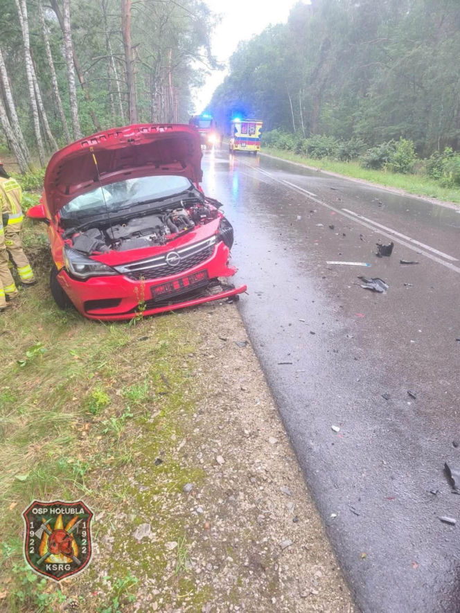 Zderzenie motocykla i osobówki w miejscowości Hołubla w powiecie siedleckim